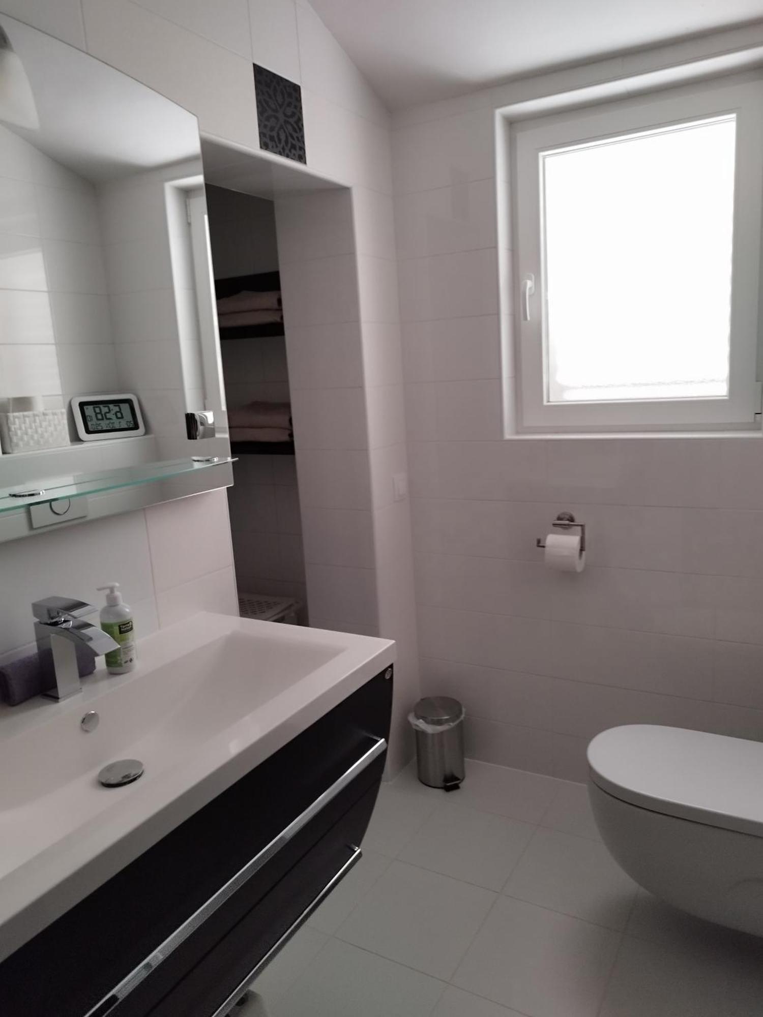 Ferienwohnung Am Sandstrand Omiš Εξωτερικό φωτογραφία